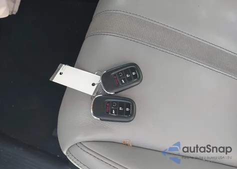 2024 Honda Pilot Ex-L 7 Passenger z USA, uszkodzony, nr VIN 5FNYG2H55RB006885